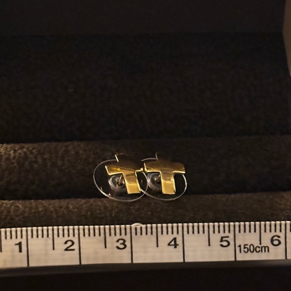Macy’s Cross Stud Earrings - Picture 4 of 5
